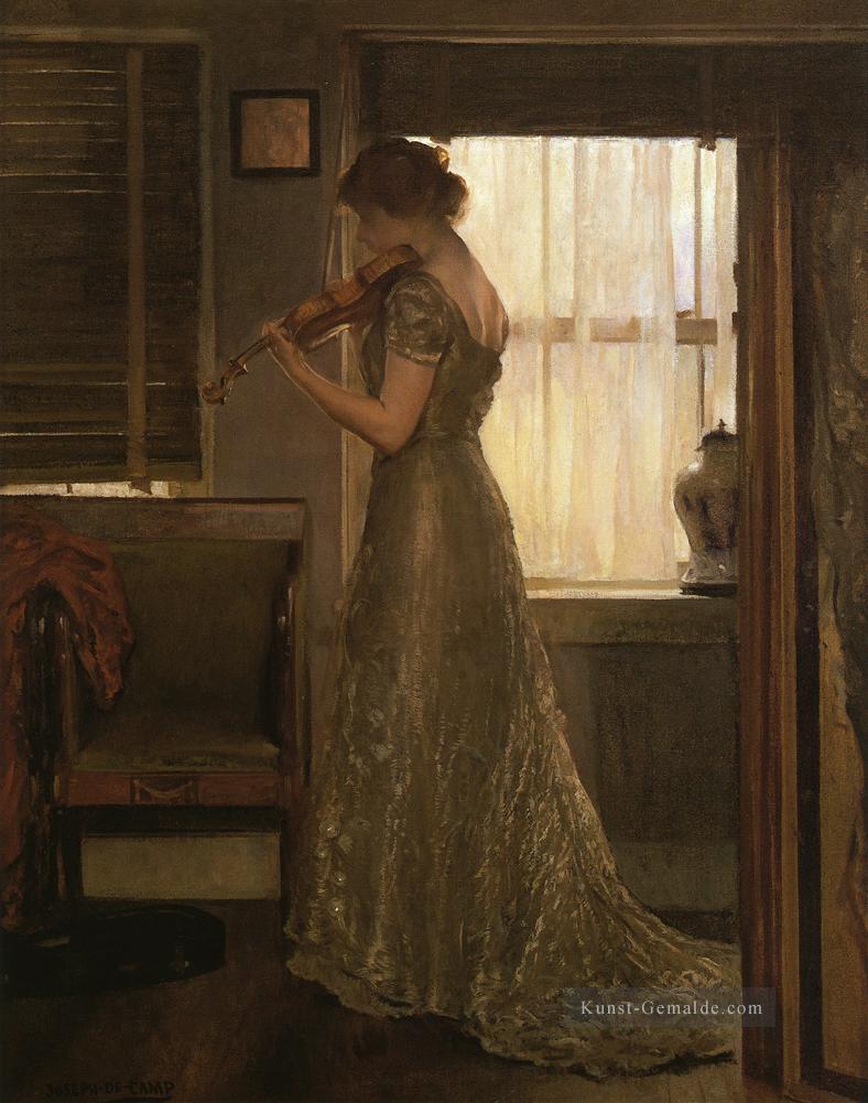 Der Geiger aka The Violin Mädchen mit einer Violine III Tonalismus Maler Joseph DeCamp Ölgemälde